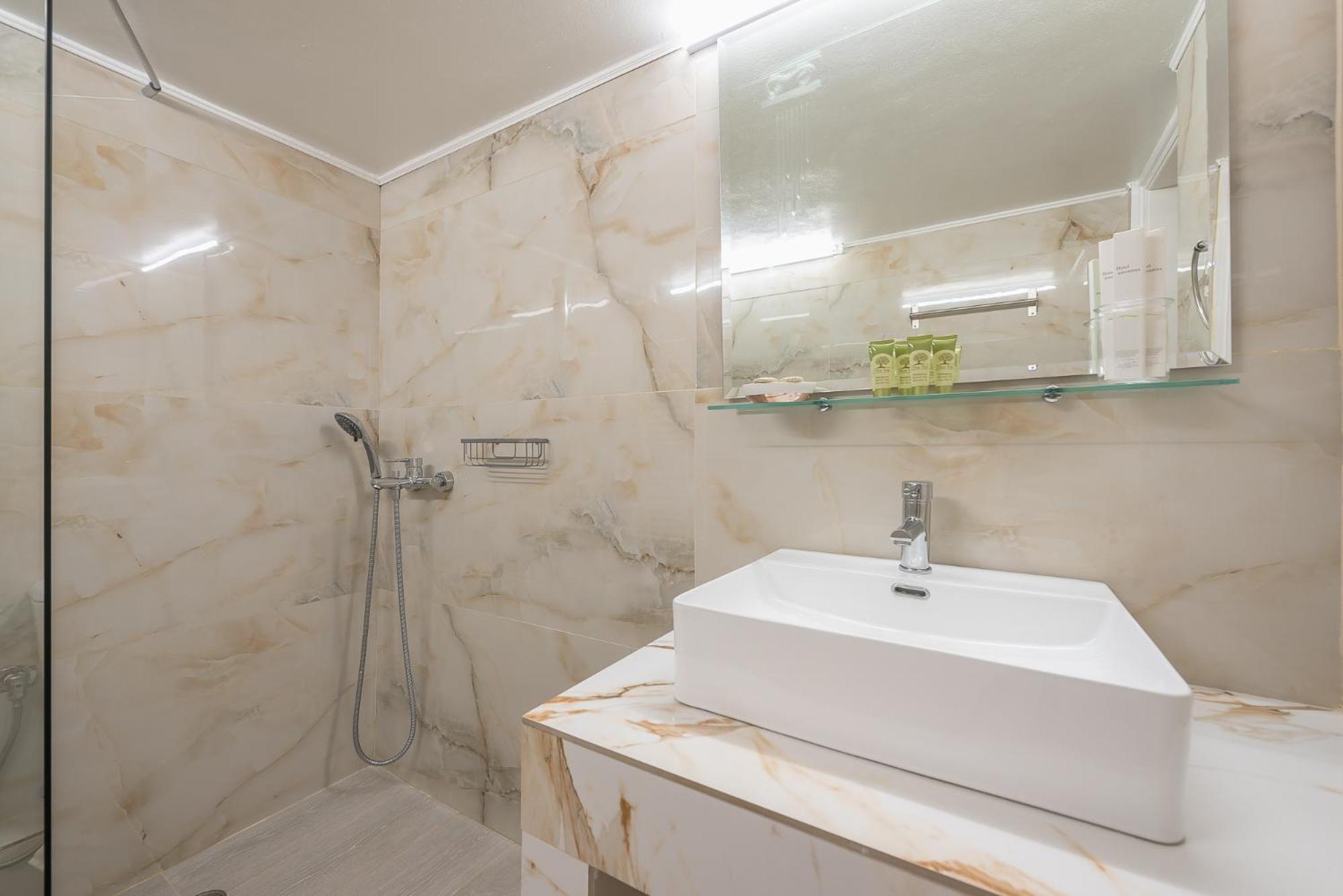 Modern Apartment 200M From Acropolis 100Mbps Netflix アテネ エクステリア 写真
